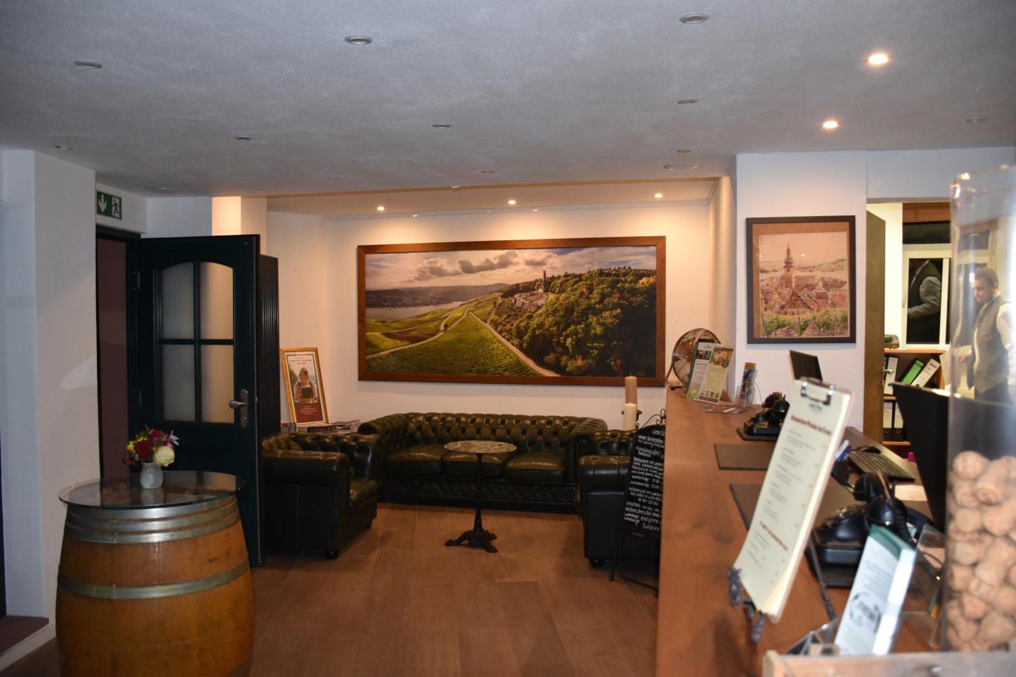 Weinhotel Des Riesling Zum Gruenen Kranz Рюдесгайм-ам-Райн Екстер'єр фото